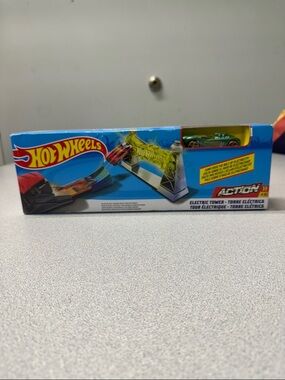 NWT Hot Wheels Electric Tower Playset with Green Race Car